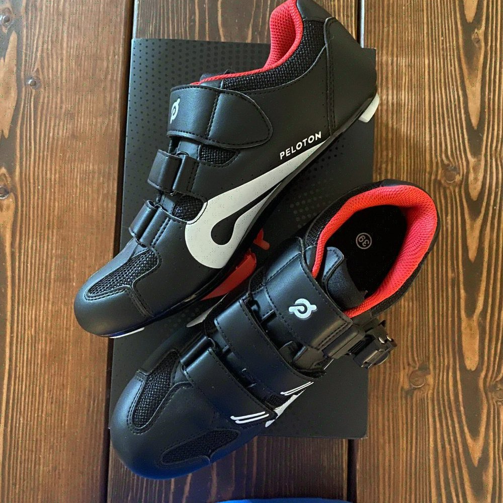 IN BOX - NEW - Peloton Cycling Shoes Women's Size 39